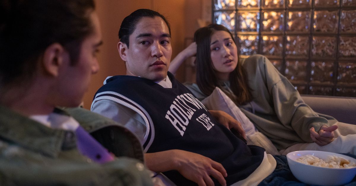 découvrez tout sur la saison 2 de votre série préférée sur netflix : synopsis, épisodes, dates de sortie et nouveautés à ne pas manquer.