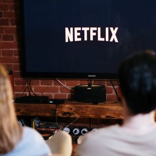 découvrez tout sur les séries netflix et leurs finales captivantes : résumés, analyses et réactions pour ne rien manquer de vos shows préférés.