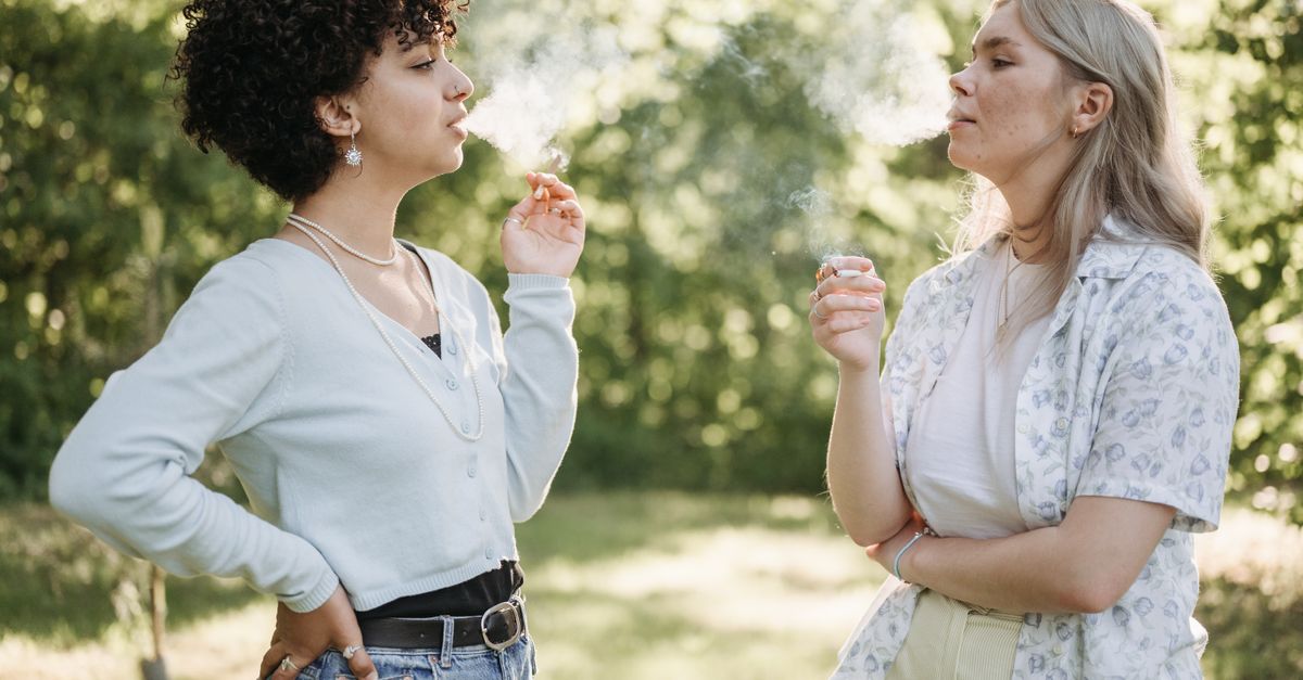 découvrez tout sur la cigarette : ses effets, les risques pour la santé, et les alternatives pour arrêter de fumer.