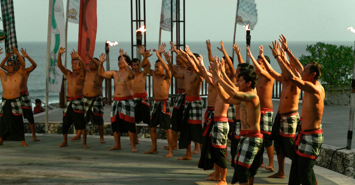 découvrez une soirée culturelle riche en spectacles, musique et traditions du monde entier, pour une expérience inoubliable et conviviale.
