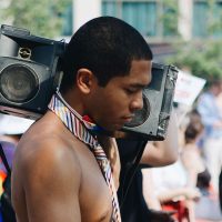 découvrez une sélection de films célébrant la fierté lgbtq+, mettant en lumière des histoires inspirantes et la diversité des identités.