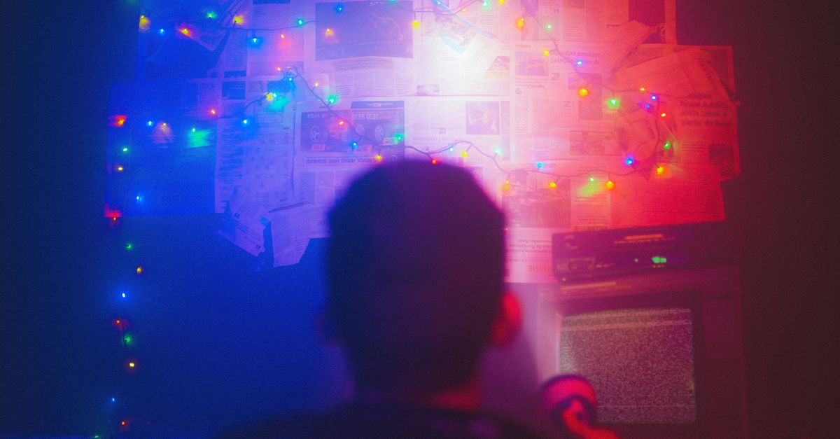 découvrez stranger things, la série phénomène mêlant suspense, aventures et mystère dans une petite ville américaine des années 80.