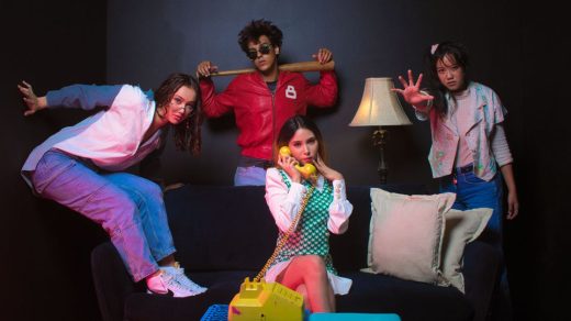 découvrez stranger things, la série phénomène mêlant suspense, mystère et aventures surnaturelles dans une petite ville des années 80.