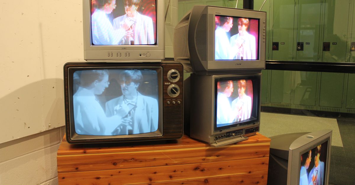 découvrez notre sélection de téléviseurs alliant qualité d'image et design moderne pour une expérience visuelle exceptionnelle.