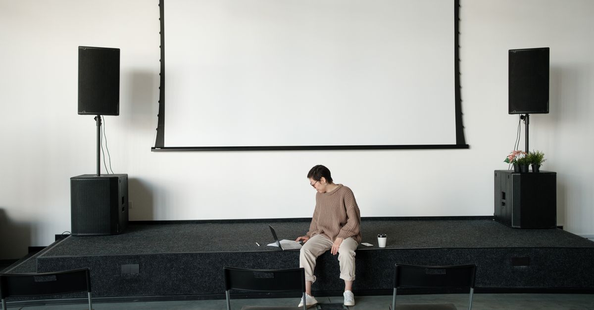 découvrez notre sélection de vidéoprojecteurs haute qualité pour une expérience visuelle exceptionnelle à la maison ou au bureau. profitez d'images nettes et lumineuses avec nos modèles adaptés à tous vos besoins.
