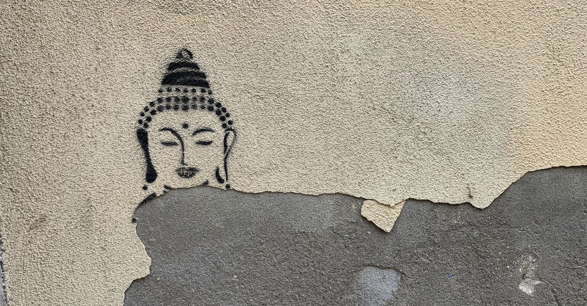découvrez banksy, l'artiste de rue mystérieux célèbre pour ses œuvres engagées et son style unique mêlant art urbain et messages sociaux percutants.