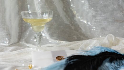 découvrez l'élégance intemporelle alliant style et sophistication pour sublimer votre allure au quotidien.