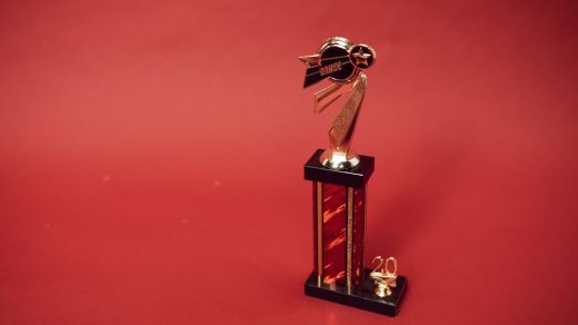 découvrez la liste complète des nominations aux emmy awards, les récompenses prestigieuses honorant l'excellence dans la télévision.