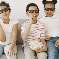 découvrez notre sélection des meilleurs films familiaux, parfaits pour des moments de détente et de partage en famille.