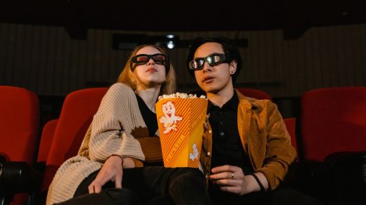 découvrez le synopsis détaillé du film, résumant l'intrigue, les personnages principaux et l'ambiance générale pour vous donner un aperçu captivant de l'histoire.