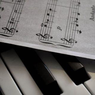 découvrez tout sur la musique : actualités, tendances, styles et artistes du monde entier pour les passionnés et amateurs.