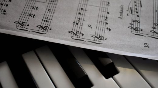 découvrez tout sur la musique : actualités, tendances, styles et artistes du monde entier pour les passionnés et amateurs.