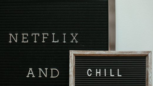 découvrez les nouveautés et sorties incontournables sur netflix en août 2026 : séries, films et documentaires à ne pas manquer ce mois-ci.