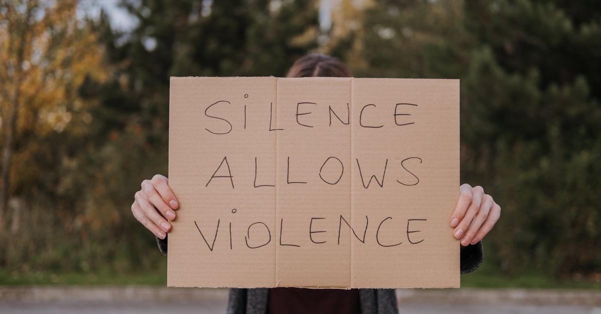 découvrez une analyse approfondie sur la violence, ses causes, ses manifestations et ses impacts dans la société.